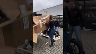 Unboxing the NEW MOTO GUZZI V7 Stone Corsa  TLM Nijmegen [upl. by Misty]