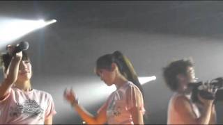 Fancam Kyuhyun amp Victoria Ending  SMTown concert in Parisf4v [upl. by Raphael427]