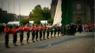 Ceremonia arreo de Bandera en el Zócalo Ciudad de México [upl. by Shaun335]