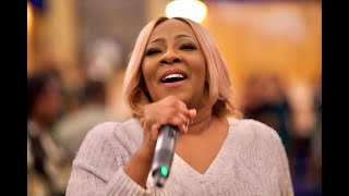 🤯LeAndria Johnson mic toss🎤 to the background [upl. by Leduar]