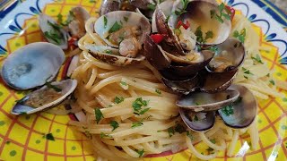 SPAGHETTI A VONGOLE PASTA CON VONGOLE [upl. by Llenol970]