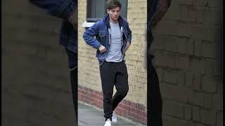 Louis Tomlinsons street style onedirection louistomlinson streetstyle style shorts viralvideo [upl. by Theran697]