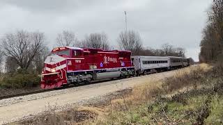 Indiana Railroad Santa train arriving in Dugger Indiana 1222023 [upl. by Marston]