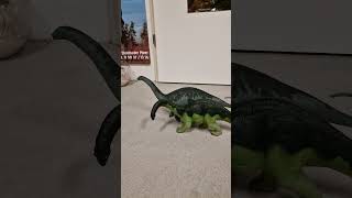 Carnegie Collection Apatosaurus vs Safari LTD GD Apatosaurus [upl. by Gallard]