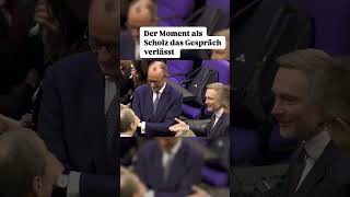 Der Moment als Scholz das Gespräch verlässt deutschland news [upl. by Eelymmij]