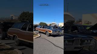 Семейный универсал с шокирующими размерами салонатрансформера Ford Country Squire 1972 года [upl. by Diskin]