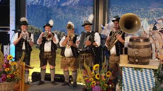 Auftakt zum Münchner Oktoberfest in der Bayerischen Vertretung in Berlin  Bayern [upl. by Ecargyram]