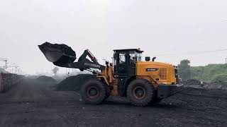 Hyundai 5Ton Wheel Loader HL950I working in Wagon Loading in India [upl. by Aicilehp336]