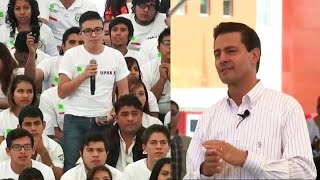 Estudiante pone en aprietos y le hace pregunta en Inglés a Peña Nieto le responde quotIN SPANISHquot [upl. by Ellivnarg78]