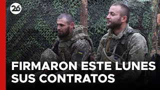 Ucrania tendrá 700 reclutas de su legión de voluntarios en Polonia [upl. by Okoy285]