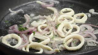 Como Preparar Calamares Encebollados  CocinaTv por Juan Gonzalo Angel [upl. by Etnomal294]