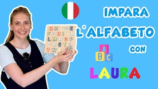 Impara lAlfabeto con Laura  Maestra per i Piccoli [upl. by Ambrogio]