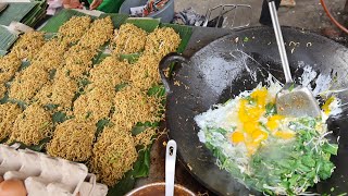 Opens Before Dawn Grandmas Amazing Skills in Cooking Fried Noodles  Indonesian Street Food [upl. by Dickerson]