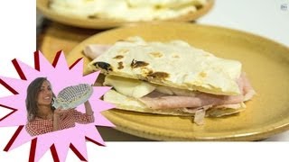 Piadina  Ricetta per La Piadina Romagnola Tradizionale  Le Ricette di Alice [upl. by Bray]