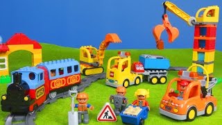 Bagger Lastwagen Züge Kran amp Spielzeugautos  LEGO DUPLO Construction Baustelle für Kinder [upl. by Glanville145]