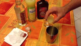 Faire le cocktail Amaretto Sour  Idée apéritif [upl. by Marquardt795]