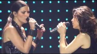 Laura Pausini ft Elisa  Tra Te E il Mare Live at San Siro Traducción en Español [upl. by Nahtnanhoj893]