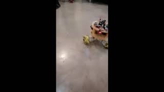 Alumnos de la EPET 6 diseñaron un robot omnidireccional [upl. by Suiradel]