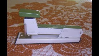 TESTFunktionsprüfung Bürotacker SKRETRI 246Stapler [upl. by Ralyks]