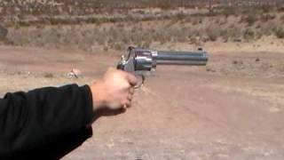 Shooting the Smith and Wesson 500 Worlds Largest production handgun [upl. by Ditter]