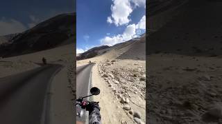 Kehne ko saath apne ek duniya chalti hai ladakh ladakhtrip bikelover friendshipgoals [upl. by Rebma]