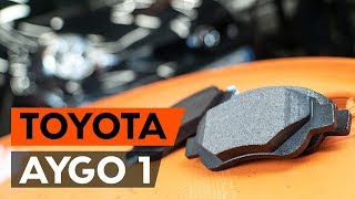 Hoe een remblokken vooraan vervangen op een TOYOTA AYGO 1 AB10 HANDLEIDING AUTODOC [upl. by Geoffrey]