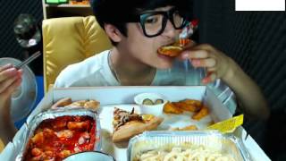 피자에땅 199박스 먹방 피자치킨텐더감자스파게티떡볶이 마싯는먹방 ♪ChocoMan mukbang Eating show [upl. by Aierdna]