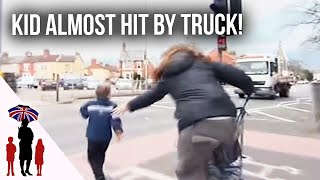 Panic As Young Child Runs Towards Busy Road  Supernanny USA [upl. by Kcyred]