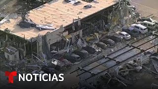 Muerte y destrucción en estados del Centro a causa de tormentas y tornados  Noticias Telemundo [upl. by Noicpecnoc656]