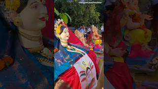 Devotees perform prayer before immersing idols of GauriGanpati in Borivali ganpati sgnp mumbai [upl. by Nozicka]