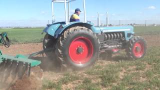 Tractor Antiguo Eicher Wotan II Labrando Parte 1 [upl. by Gaskin]