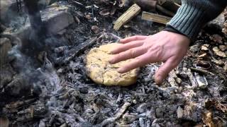 Brot backen in der Glut [upl. by Anavrin465]