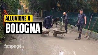 La lunga notte di Bologna lalluvione mette in ginocchio la città quotUn fiume di fango e detritiquot [upl. by Norreg]