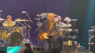 Daryl Hall  Maneater  Mohegan Sun Arena  July 12 2024 [upl. by Liz]