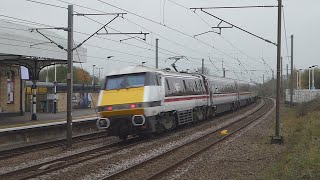 LNER 225 storms through Retford 51124 [upl. by Erda]