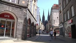 Le centreville de ClermontFerrand vidé de ses touristes à cause de la chaleur [upl. by Ellasal]