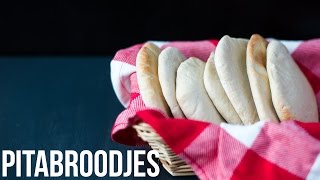 RECEPT Pitabroodjes maken  OhMyFoodness [upl. by Terrel86]