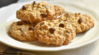 Soft and Chewy Oatmeal Chocolate Chip CookiesEasy Oatmeal chocolate chip cookie recipe [upl. by Anitsuj]