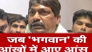 Viral Video BJP Leader Guddu Pandit Crying after his ticket Axedknocks RLD door [upl. by Buroker]