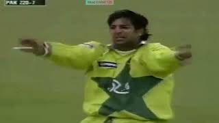 Wasim Akram Greatest Swing bowling  Brilliant setup To Gary Kirsten  World cup 1999 [upl. by Natek]