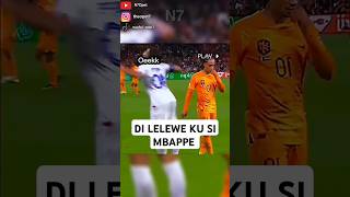 Momen NAHA BISA KITU Didunia Sepakbola 🤣 shorts [upl. by Earleen201]