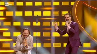 Colapesce e Dimartino  Splash  Sanremo 2023 live video completo 4K [upl. by Neehar256]