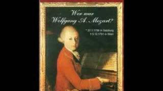 35 Menuetto Mozart Divertimento IV KV439b [upl. by Ammeg326]