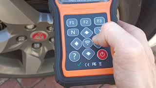 Easy TPMS Sensor Replacement and Cloning Foxwell T2000 TPMS Tool [upl. by Garth592]