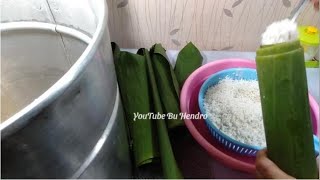 cara saya membuat lontong pakai daun pisang [upl. by Archangel]