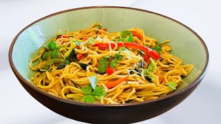 Recette Nouilles Chinoises Aux Légumes [upl. by Ilysa]