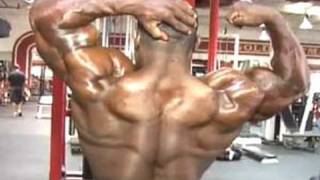 Bodybuilder Zin Croon training back [upl. by Aziram]