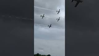 Formation flight ￼ Oshkosh airventure Day 2 [upl. by Ruelu]