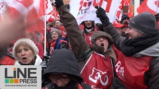 Carrefour imposante manifestation devant le siège du groupe  Massy 91  France 01 mars 2018 [upl. by Elysia]