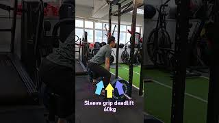 Difficulty of different grips Normal grip vs Sleeve grip gripbjj pullups deadlift fitnessgoal [upl. by Lenroc]